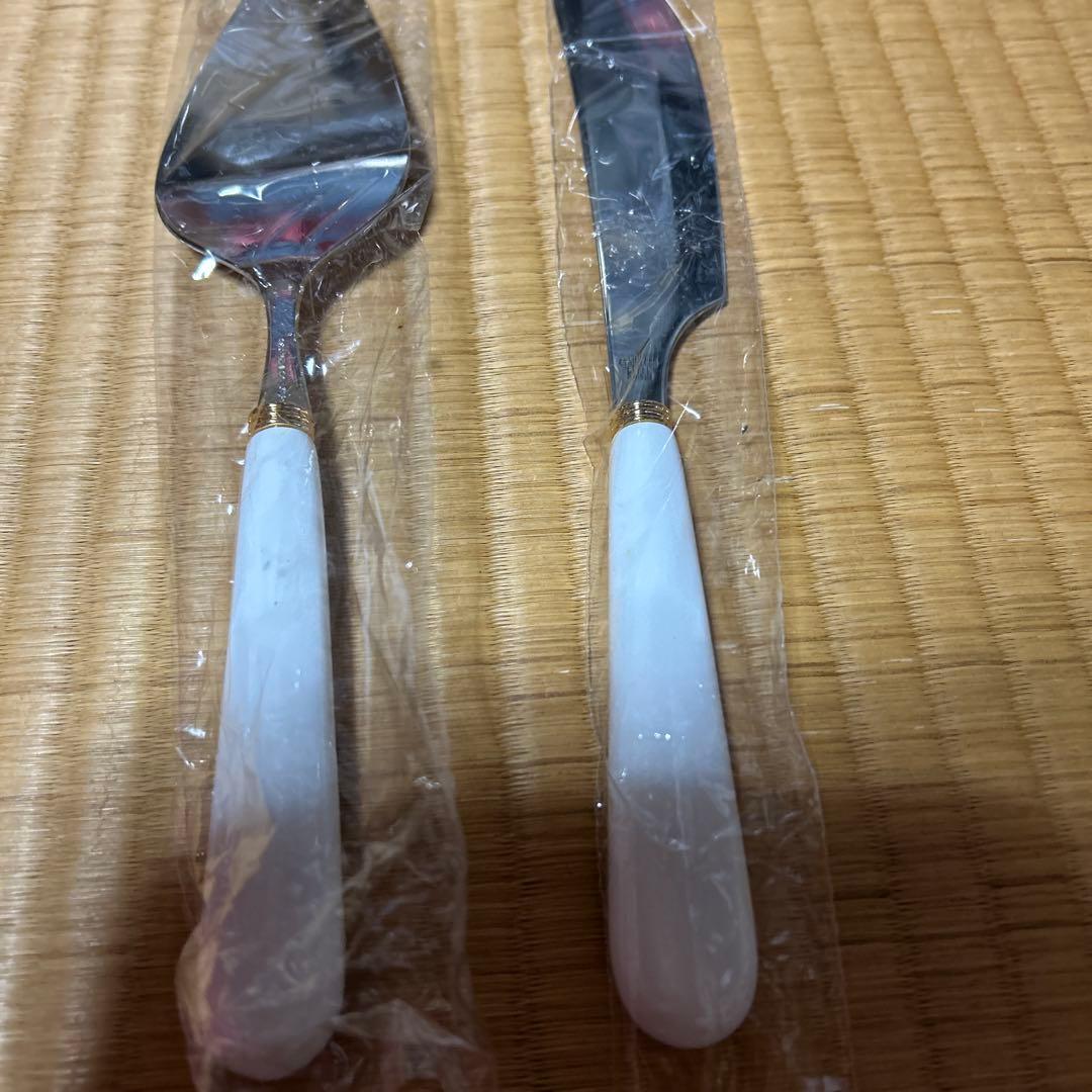 ケーキサーバーとナイフ