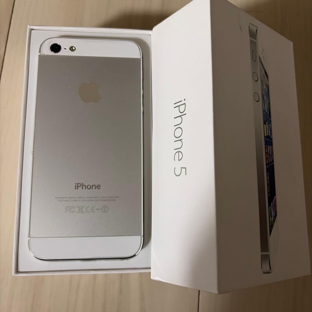 Apple iPhone 5 ホワイト/シルバー 本体(写真の通り)
