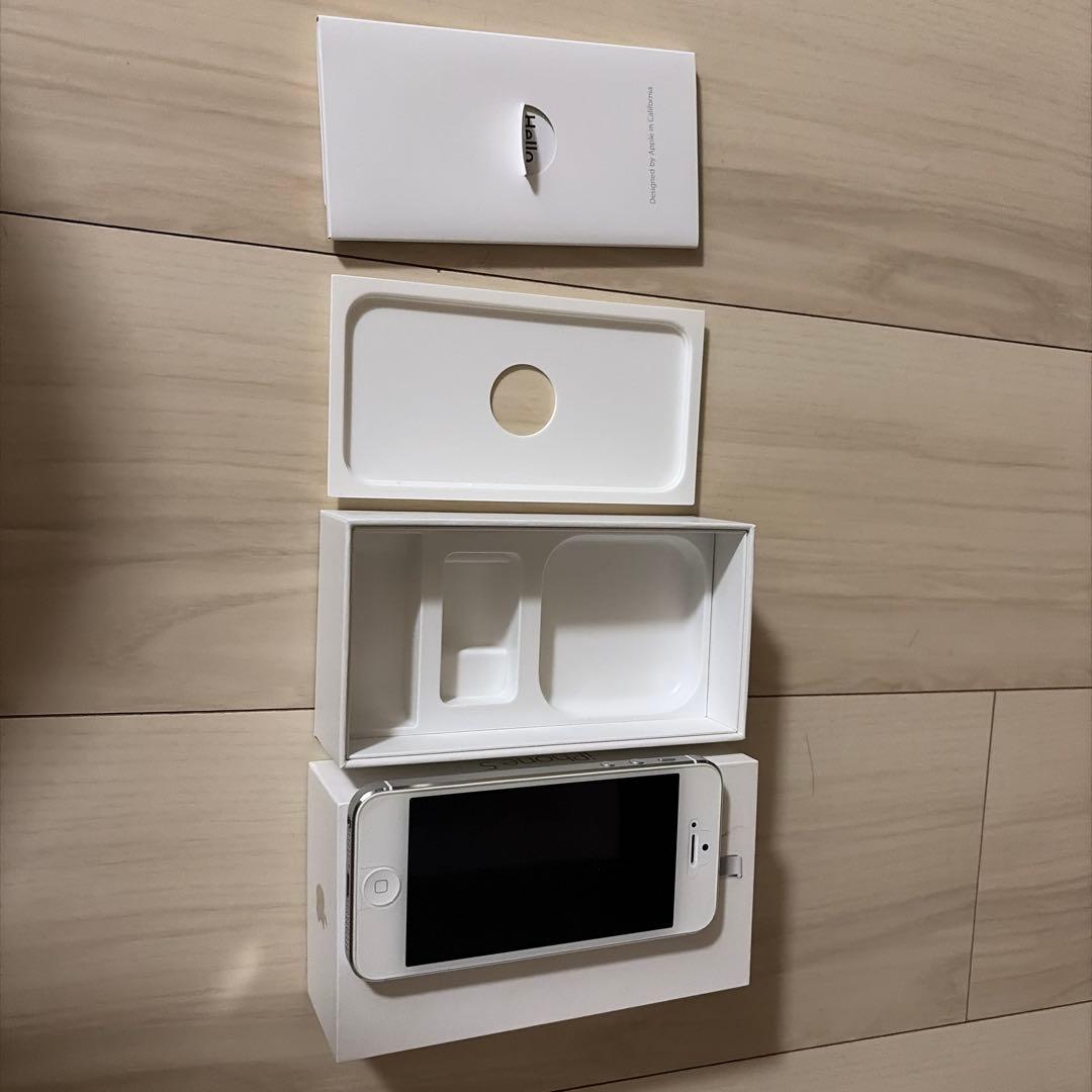 Apple iPhone 5 ホワイト/シルバー 本体(写真の通り)