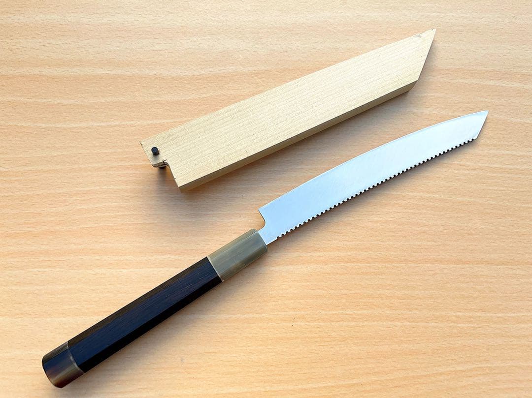 未使用 超鋼スーパー本焼 六寸 切付型 黒檀 上下白水牛 鞘付き 城山