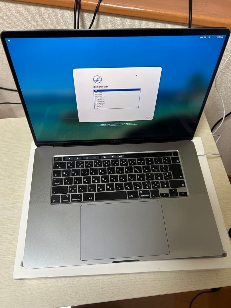 MacBook Pro（2019, 16インチ, 16GB, 1TB, i9)