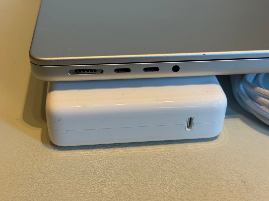 m*n様 MacBook Pro 14 M2 Pro 2023 32gb US