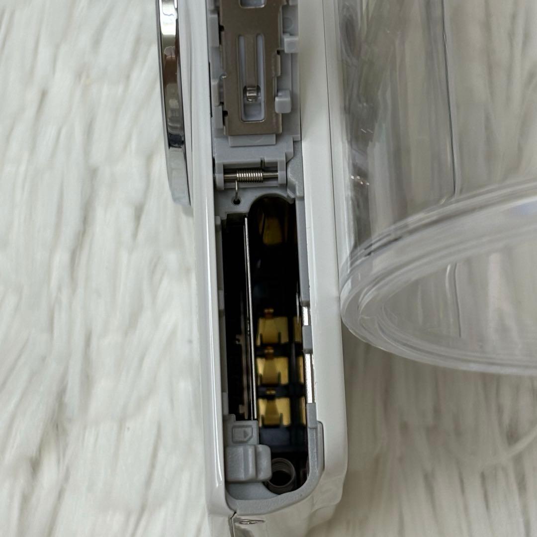 美品　CASIO カメラ　EX-ZS25 バッテリー　ホワイト　コンデジ　動作品
