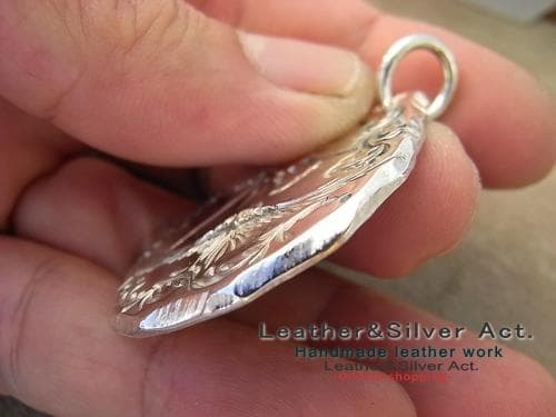 イーグルペンダントトップ　ハンドメイドシルバーネックレス　925　たたき　トップ