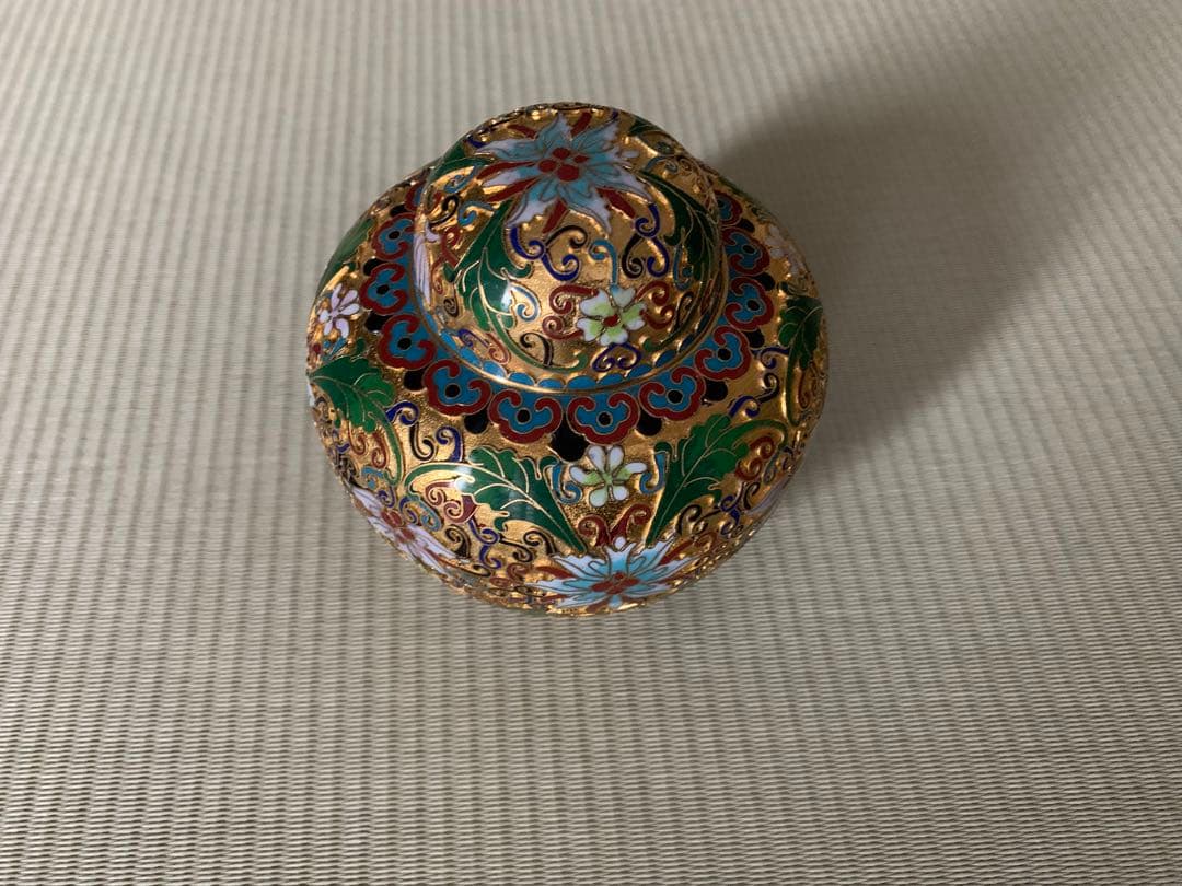 8、蓋つき飾りインテリア小物入れ(金属製)