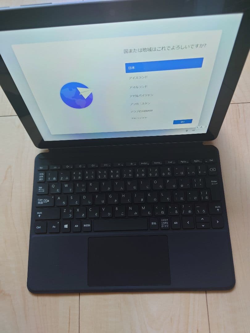 Surface Go 本体 + 着脱式キーボード