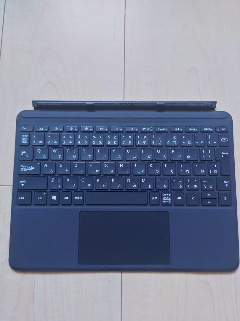 Surface Go 本体 + 着脱式キーボード