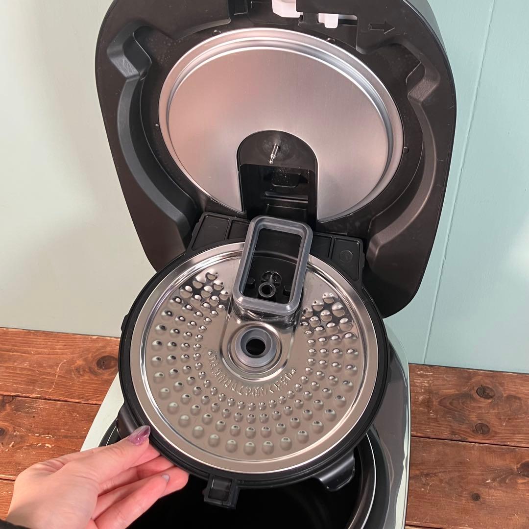 【美品】シャープ 炊飯器 3合 IH式　匠の火加減 KS-HF05B-B