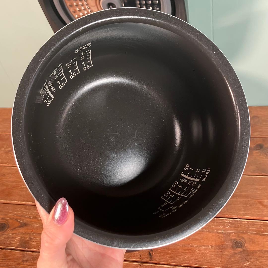 【美品】シャープ 炊飯器 3合 IH式　匠の火加減 KS-HF05B-B