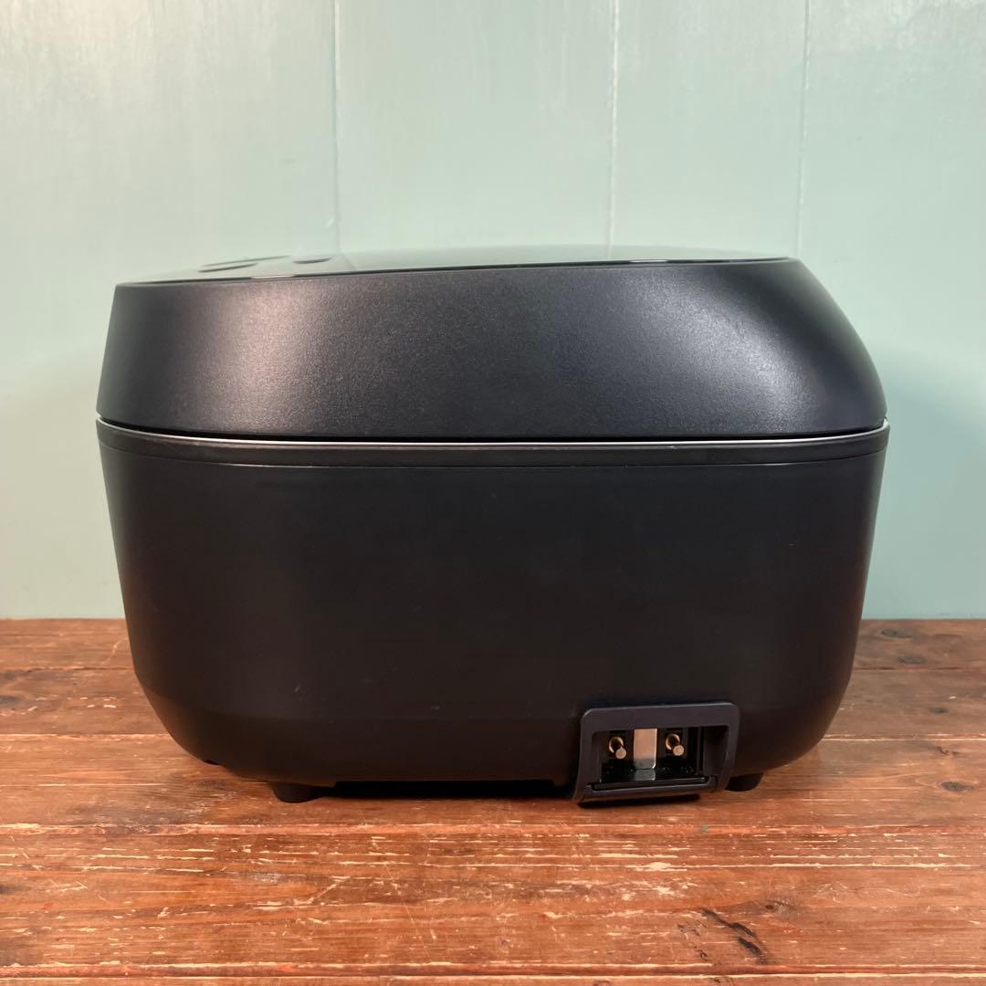 【美品】シャープ 炊飯器 3合 IH式　匠の火加減 KS-HF05B-B