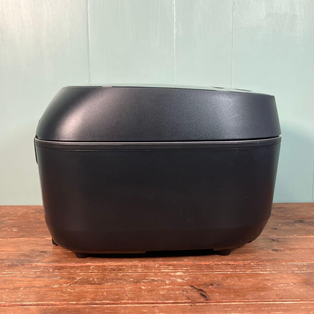【美品】シャープ 炊飯器 3合 IH式　匠の火加減 KS-HF05B-B