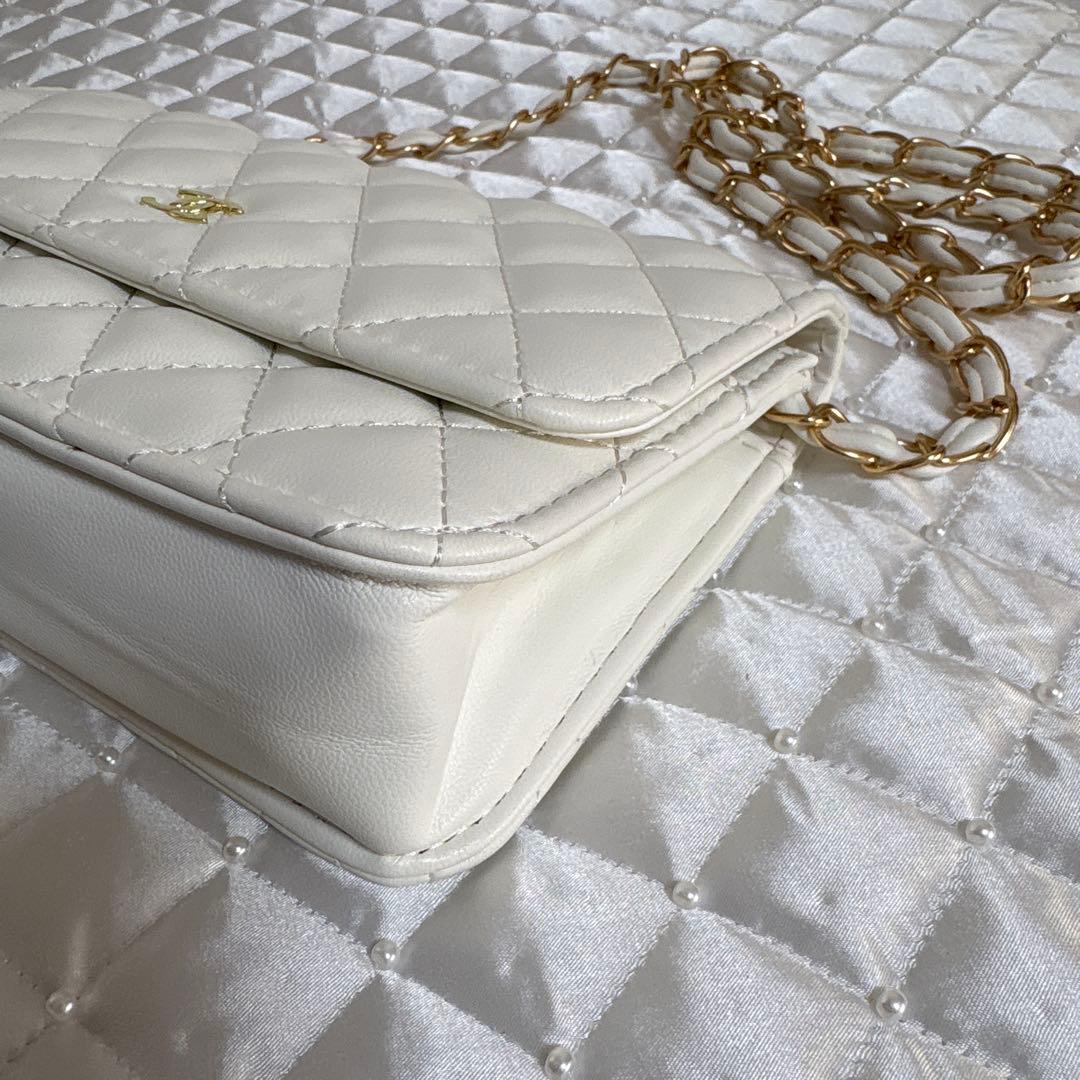 CHANEL シャネル ノベルティ ホワイト チェーンショルダーバッグ 斜め掛け