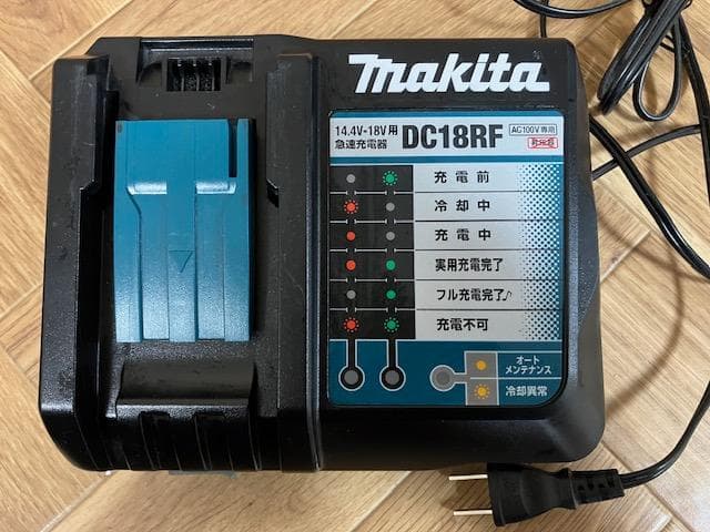 Makita CL180FD コードレススティッククリーナー