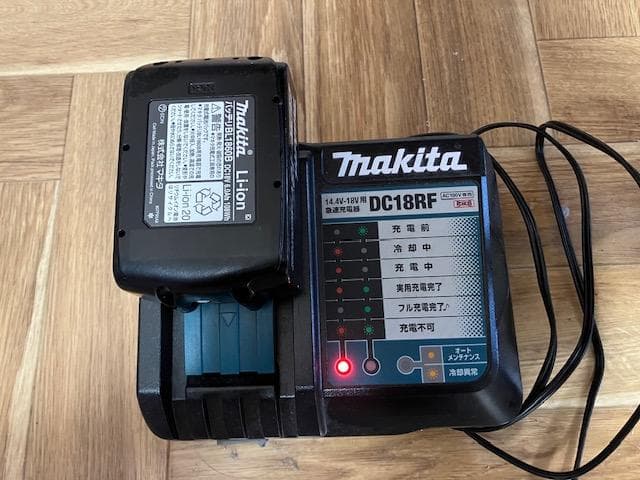 Makita CL180FD コードレススティッククリーナー