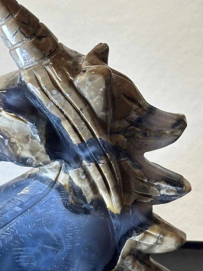 ボルケーノアゲート　ユニコーン　カービング　477g 天然石