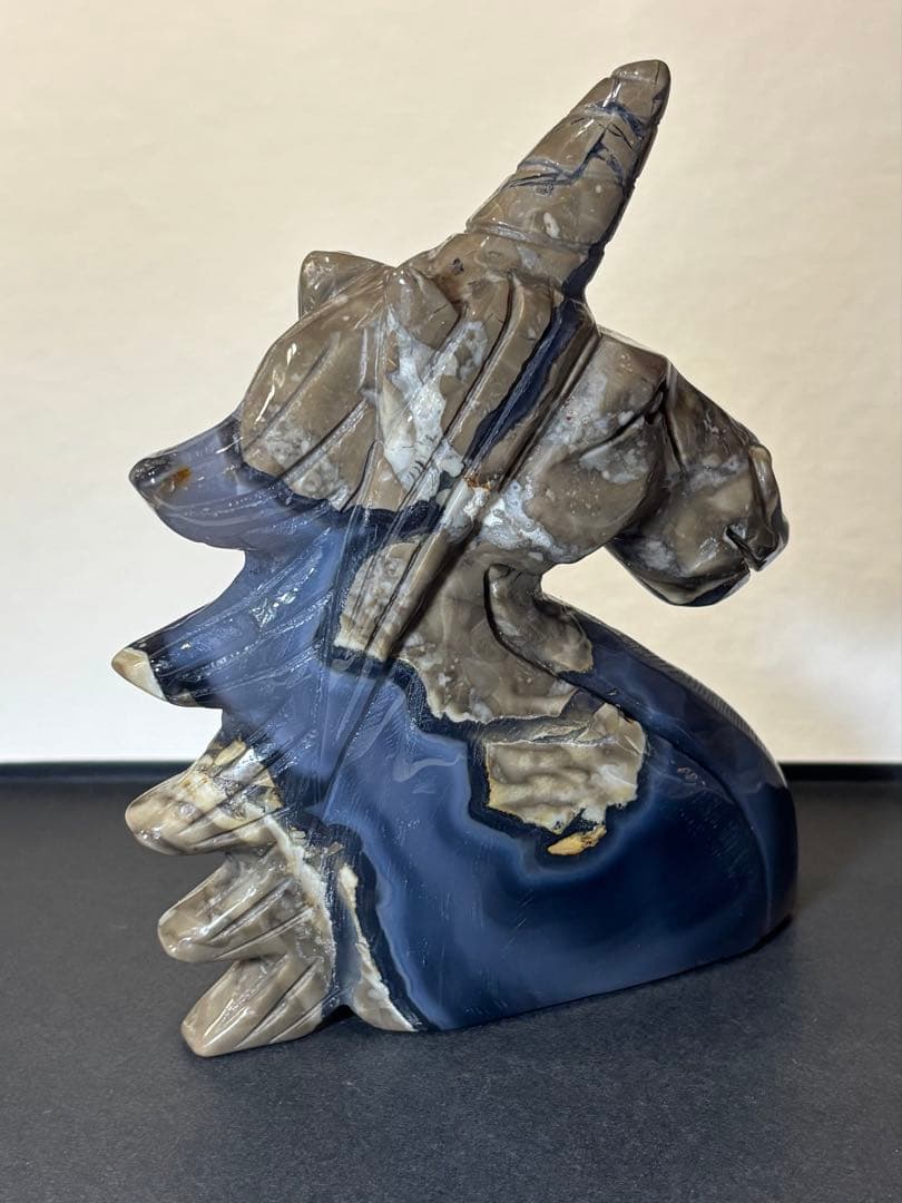 ボルケーノアゲート　ユニコーン　カービング　477g 天然石