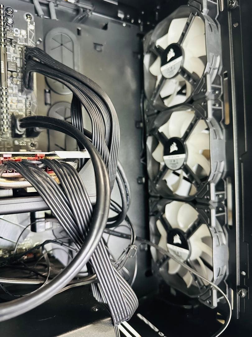 Corsair RGBファン付きフルタワー型全透明PCケース570XRGB