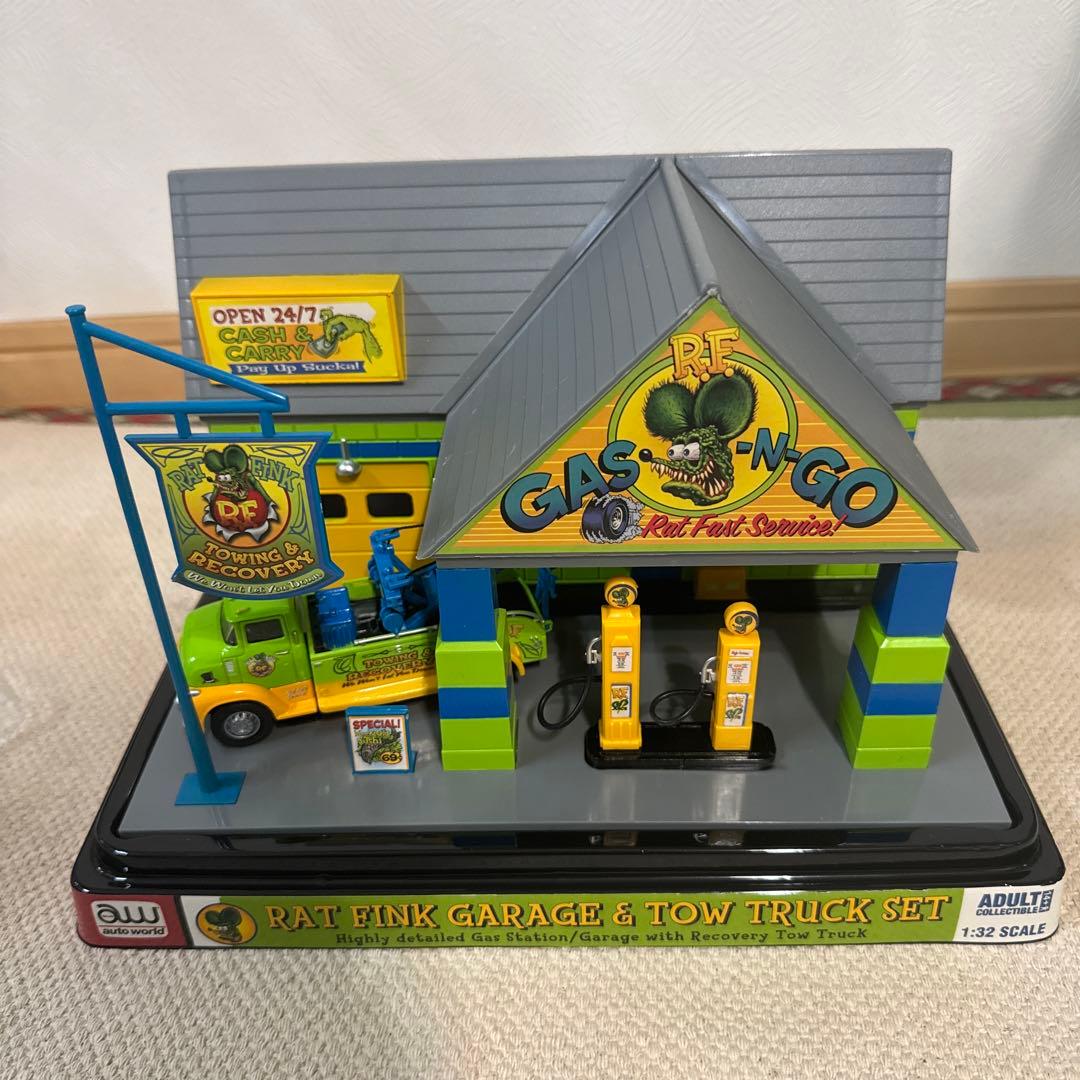 ラットフィンク　ガレージ　ミニカー　AUTOWORLD