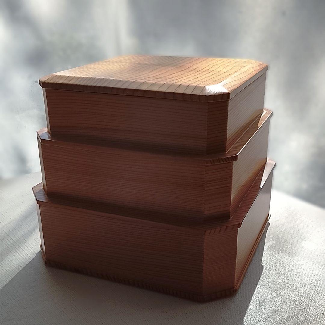 廃盤 隅切三段重 白木 秋田杉 菓子器 茶道具 中国茶 弁当箱 重箱