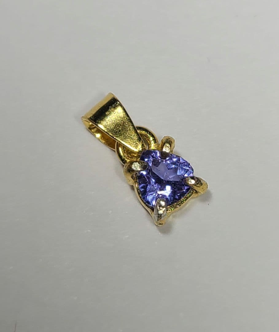 りんごタンザニアの夕焼けのようです!★タンザニア産タンザナイト★