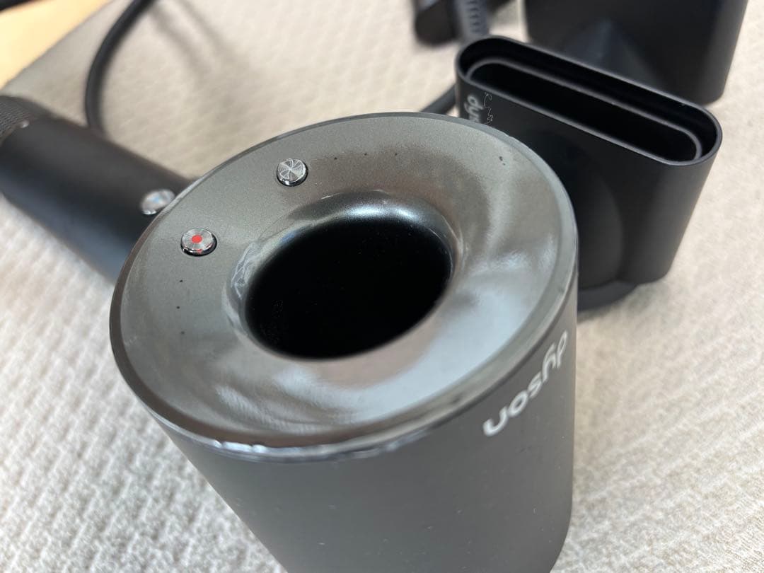 dyson ダイソン ヘアドライヤー HD03