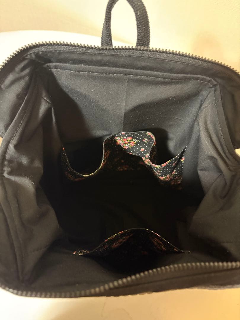 大人のリュック　　ヌビ　黒系