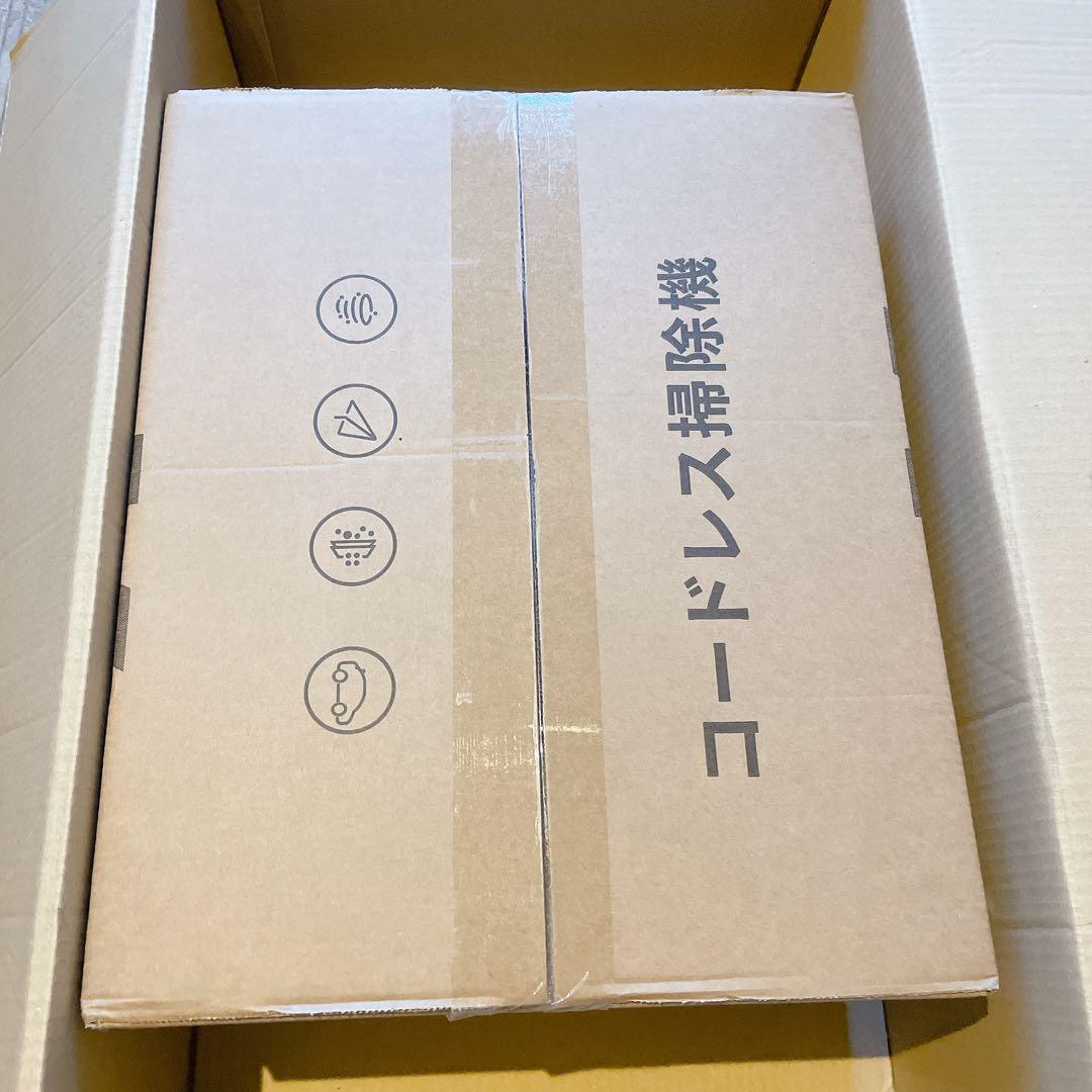 特価‼️コードレス掃除機　超強力吸引　LED 水洗い可能　アタッチメント　自立式