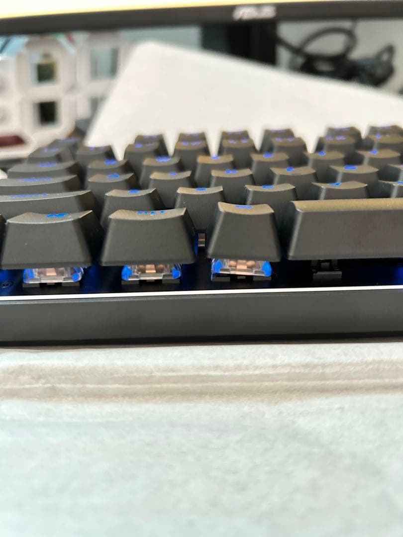 キーボード Logicool PRO X TKL LIGHTSPEED