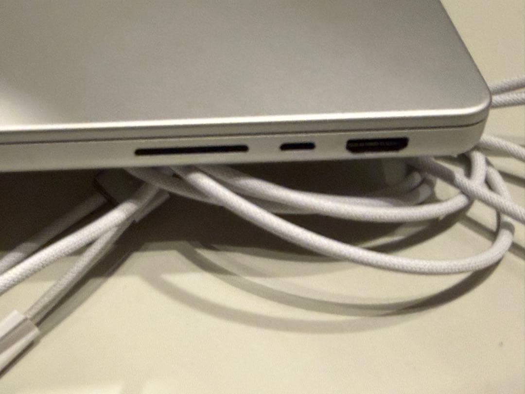 ほぼ新品Apple MacBook Pro 14 M4 Pro 48G JIS