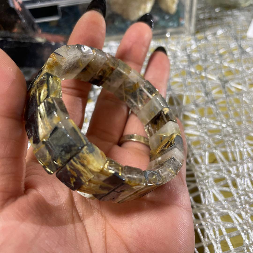 高品質　太陽放射ゴールドタイチンルチルクォーツ(バングル)