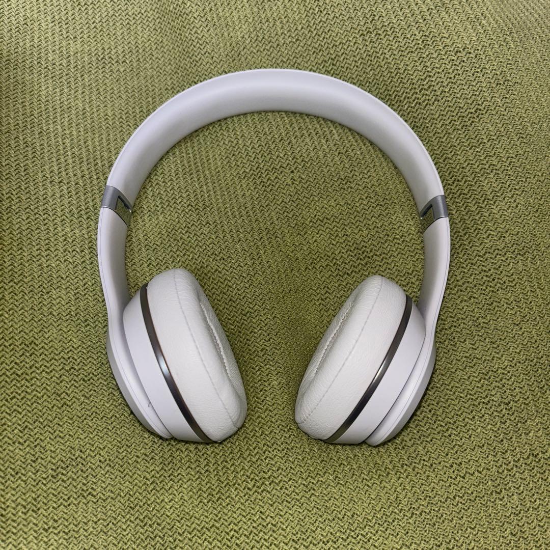 Beats Solo3 ヘッドホン　マットシルバー