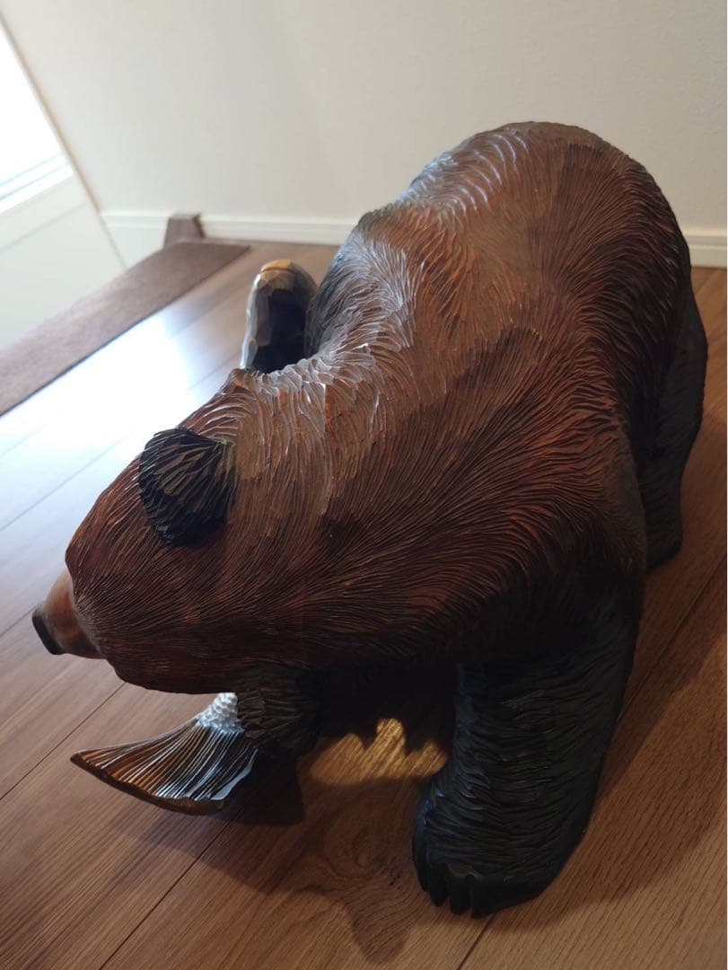 北海道　旭川　アイヌ　木彫り熊　特大サイズ　鮭持ち吠え熊