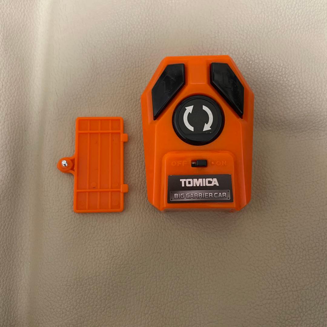 トラックおもちゃ