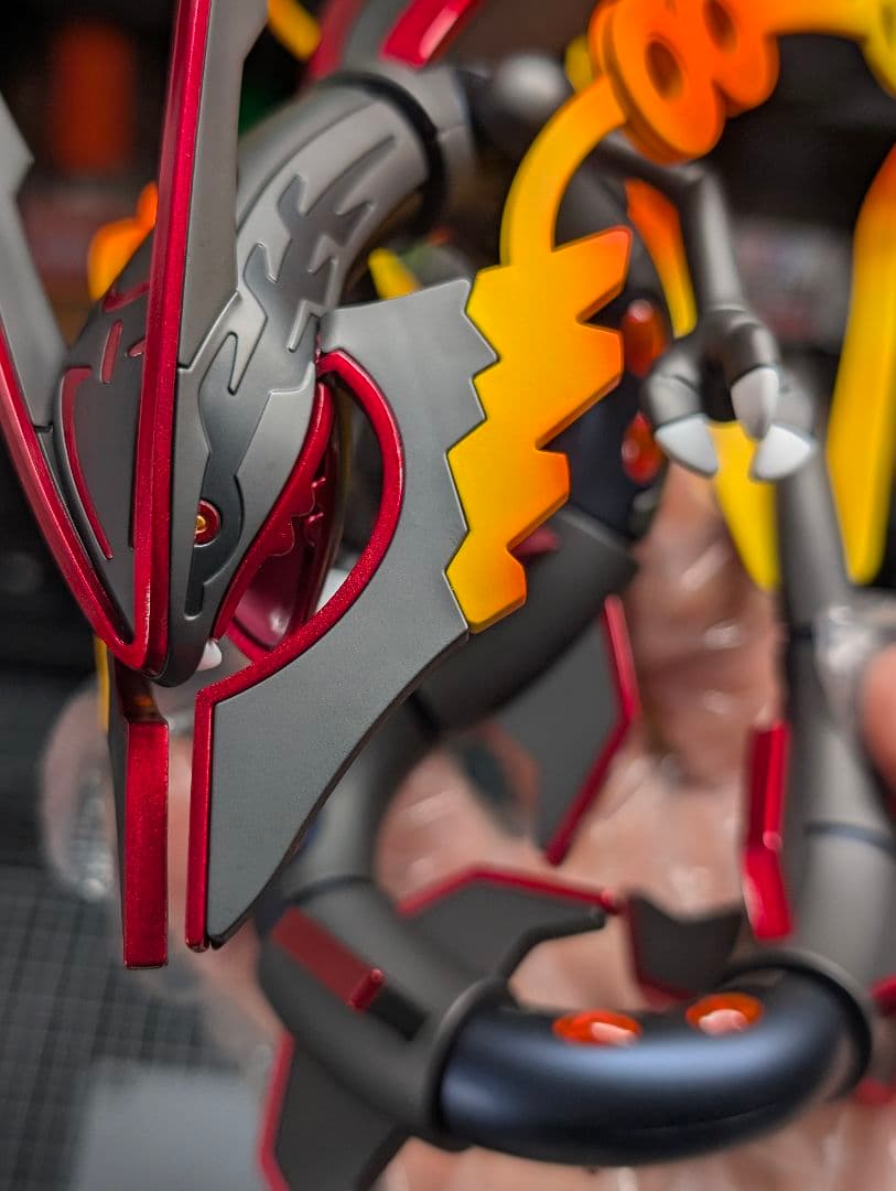 黒いメガレックウザ　全塗装　完成品　ポケプラ