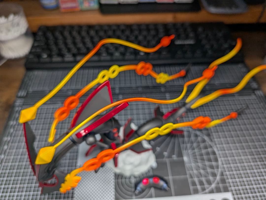 黒いメガレックウザ　全塗装　完成品　ポケプラ