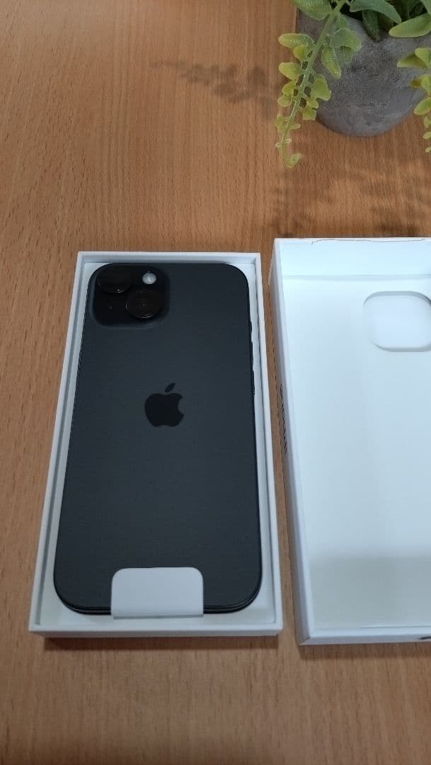 Apple iPhone 15 ブラック 充電ケーブル付気　新品　SIMフリー