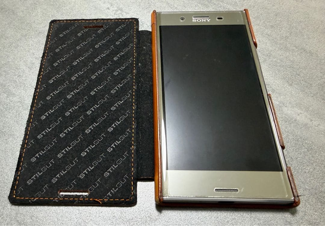 Sony Xperia XZ Premium SO-04J 本体 シルバー 中古
