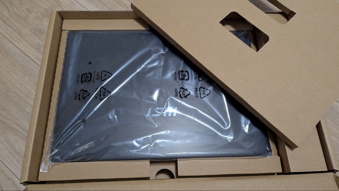 【未使用に近い】MSI i5/Win11/8GB/512GB/14Inch