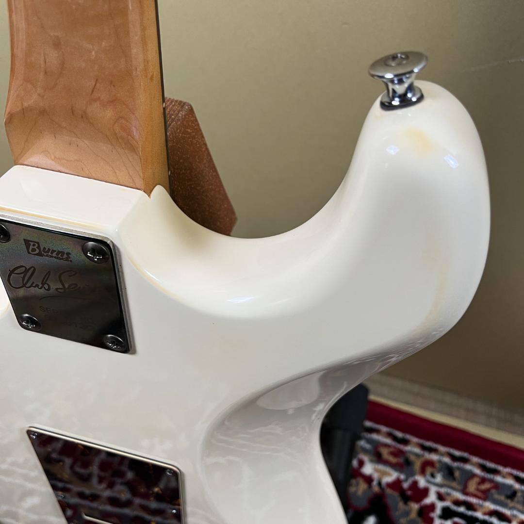 Burns London Cobra DX White エレキギター