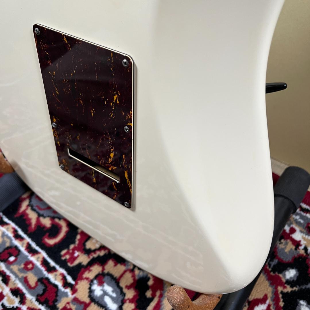 Burns London Cobra DX White エレキギター