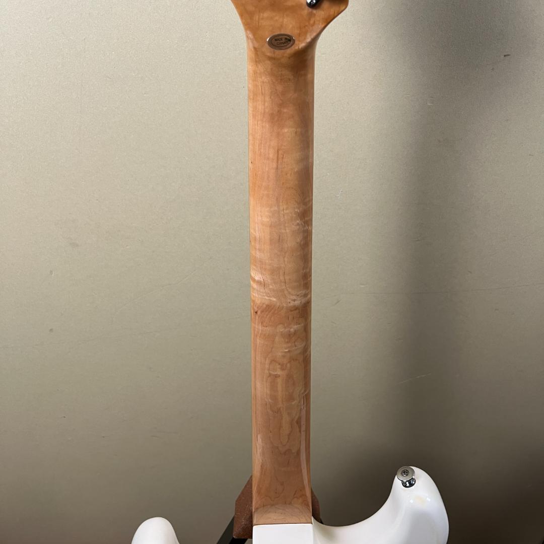 Burns London Cobra DX White エレキギター