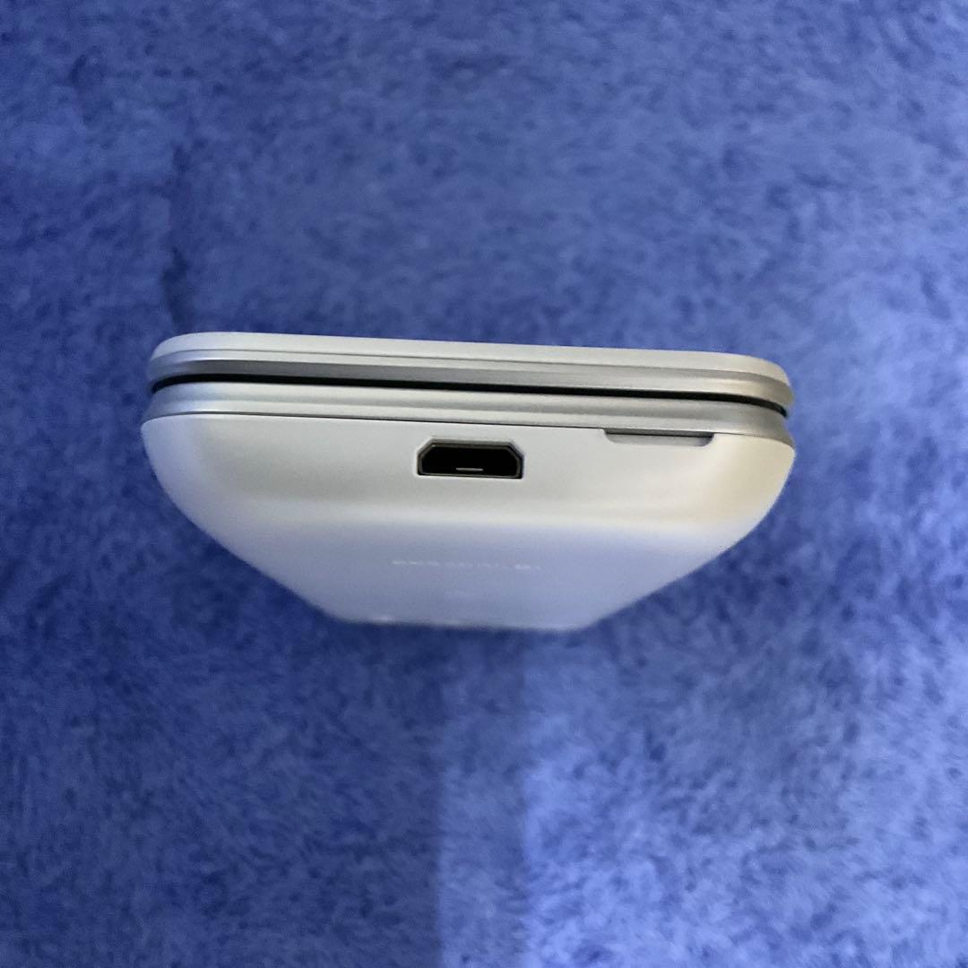 美品 KYF37 ガラホ 革ケース付 ガラケー グラティナGRATINA 4G