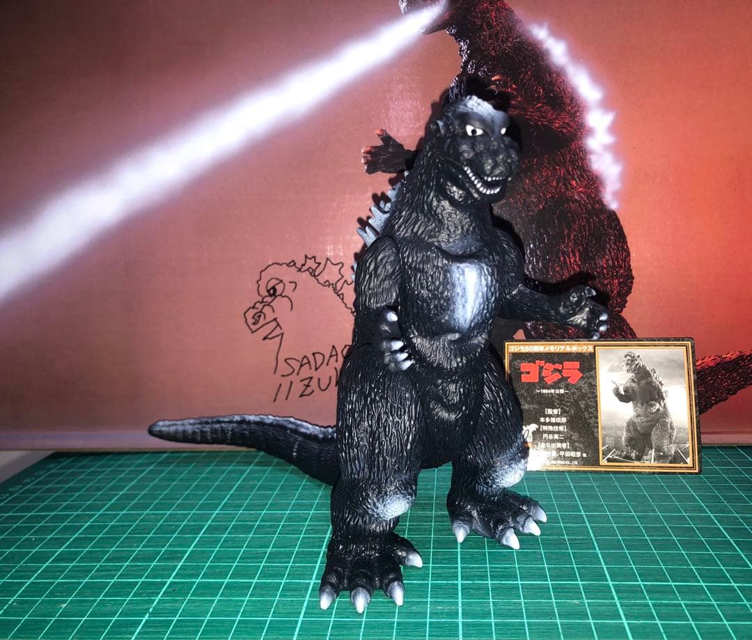 初代ゴジラタグ付き★ゴジラ50周年メモリアルボックス版　怪獣番外地ポスター版