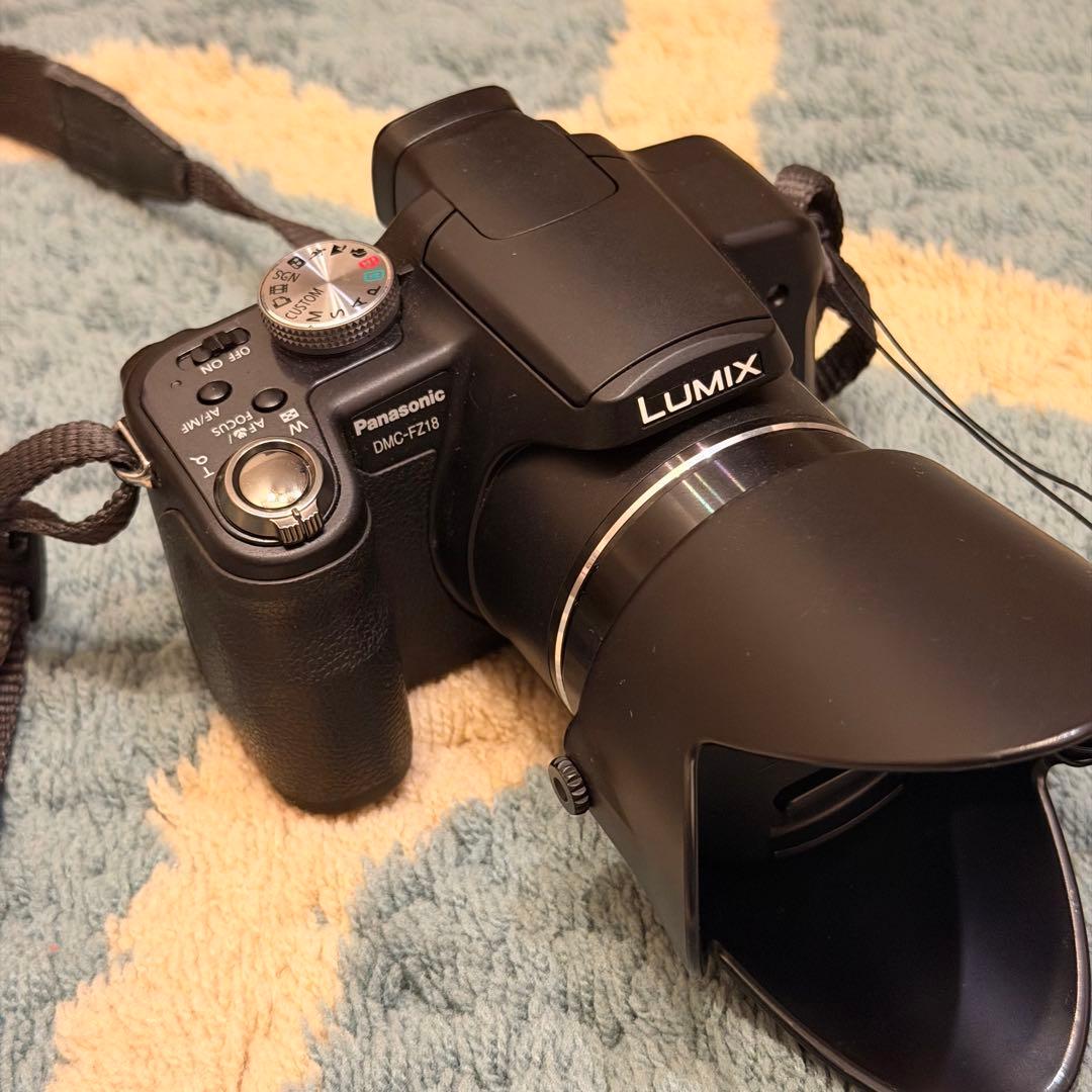 LUMIX DMC-FZ18 デジタルカメラ Loweproバッグ付きLEICA
