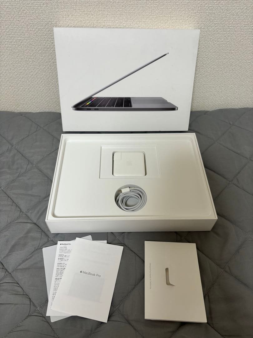 極美品* MacBook Pro 2018 13.3inch 8g 512M