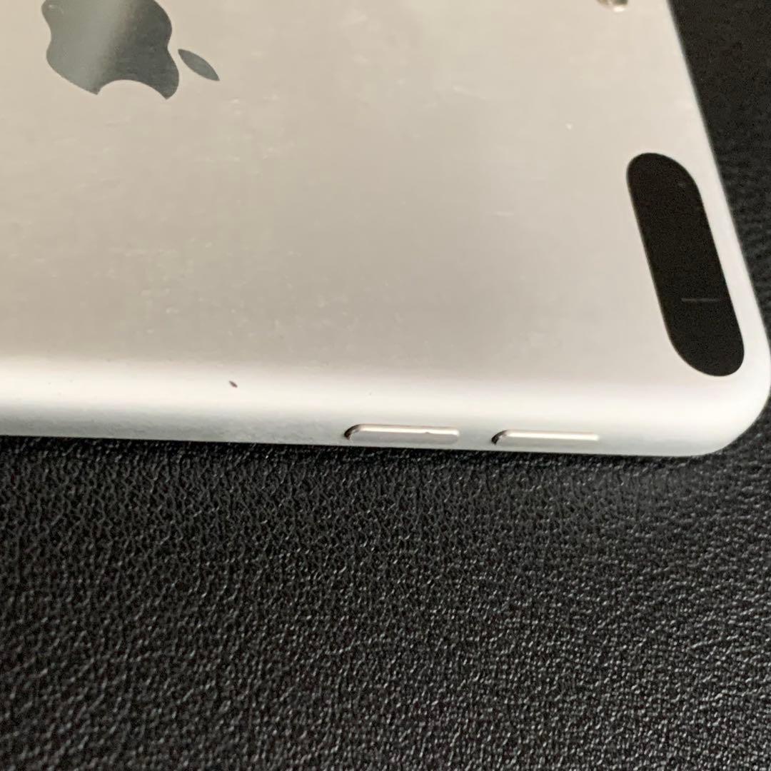 Apple iPod touch 第6世代 アイポッド（64GB）