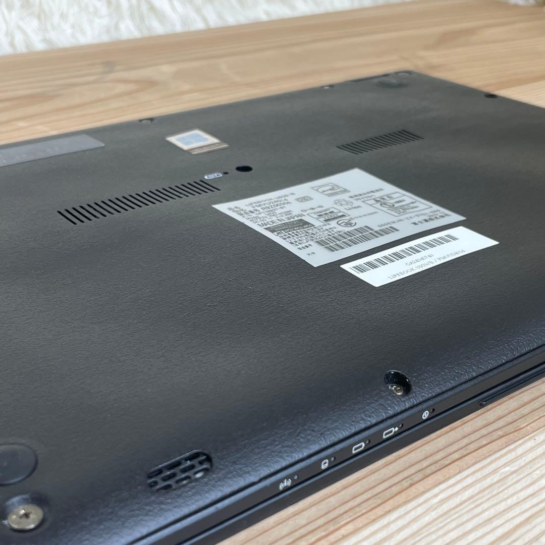 富士通 LIFEBOOK U939/B i5 8世代 4GB Windows11
