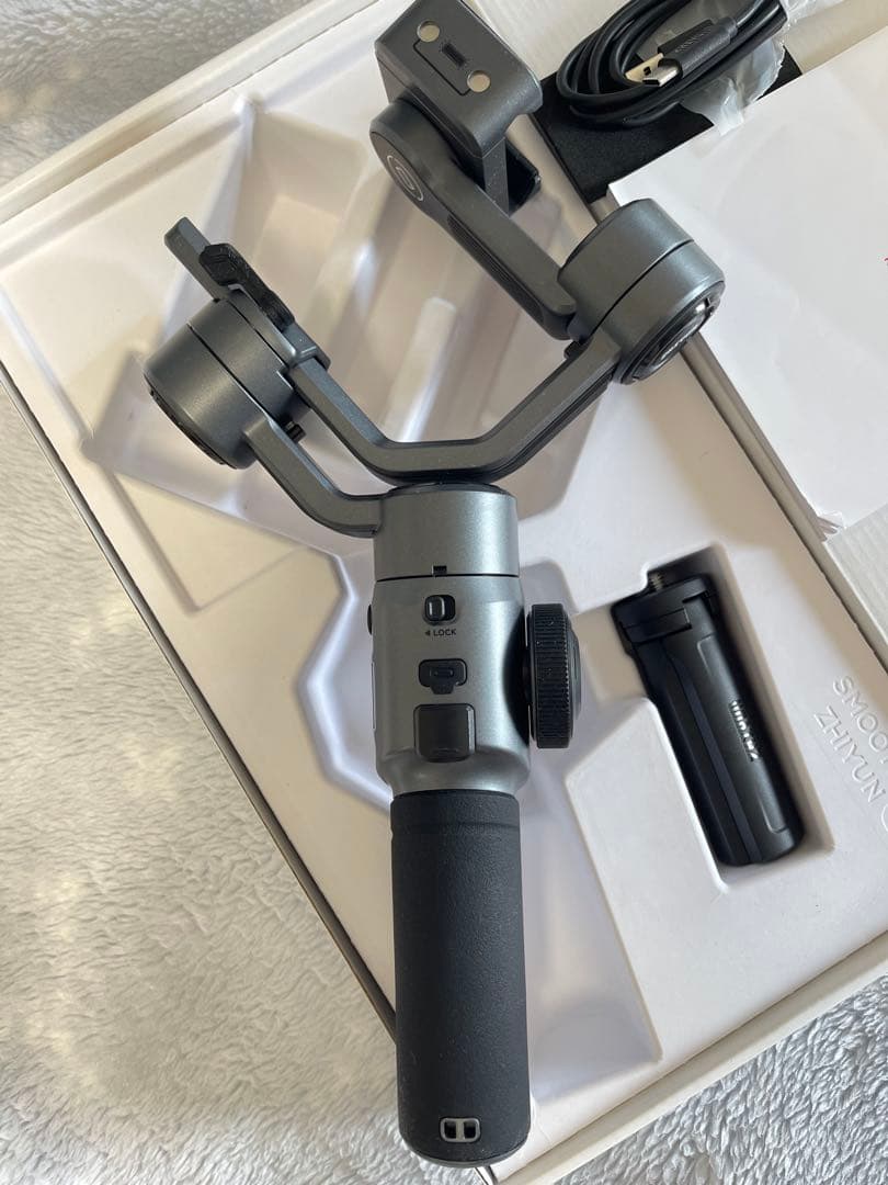 スマホ用ジンバル ZHIYUN SMOOTH 5