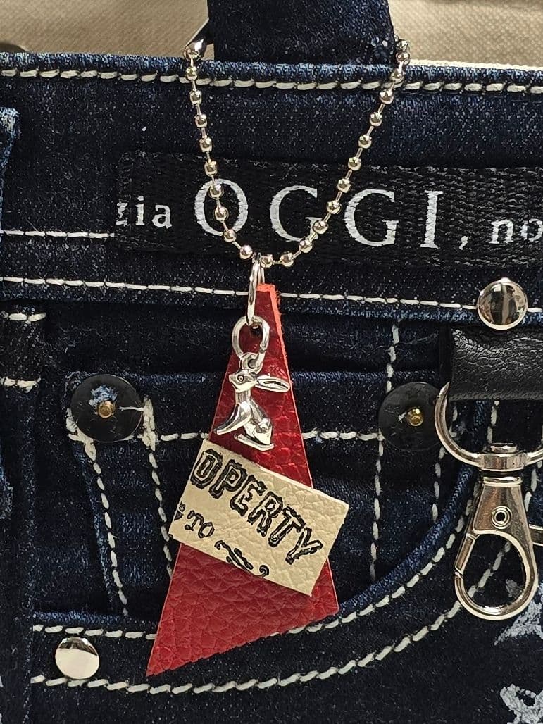 デニムリメイクトートバッグ お洒落カジュアル♥底板 ストラップ付き