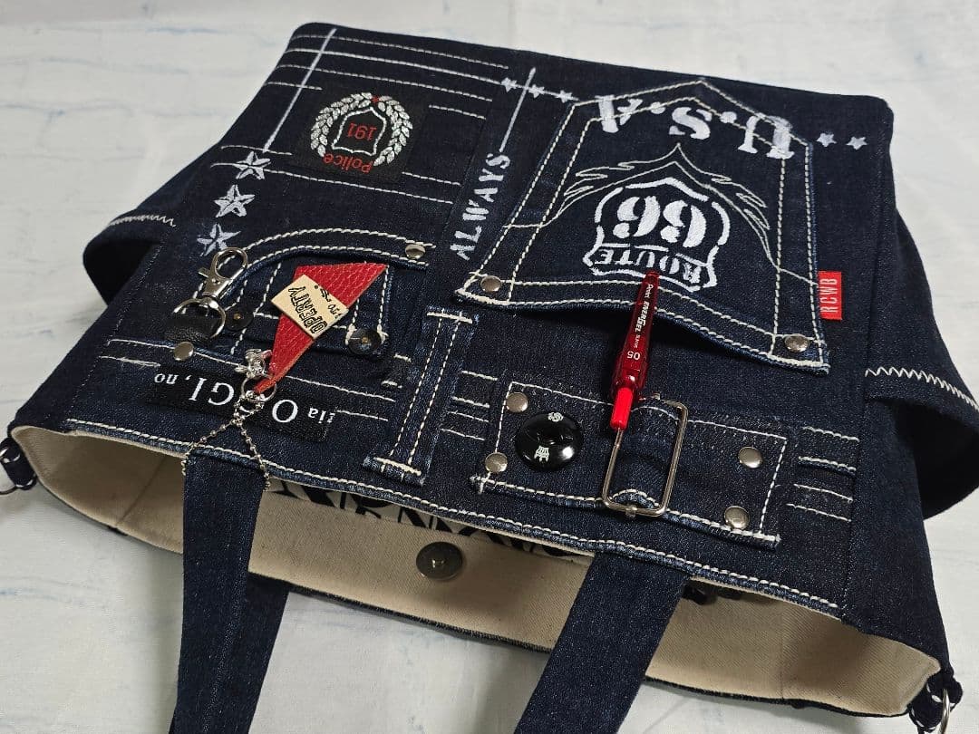 デニムリメイクトートバッグ お洒落カジュアル♥底板 ストラップ付き